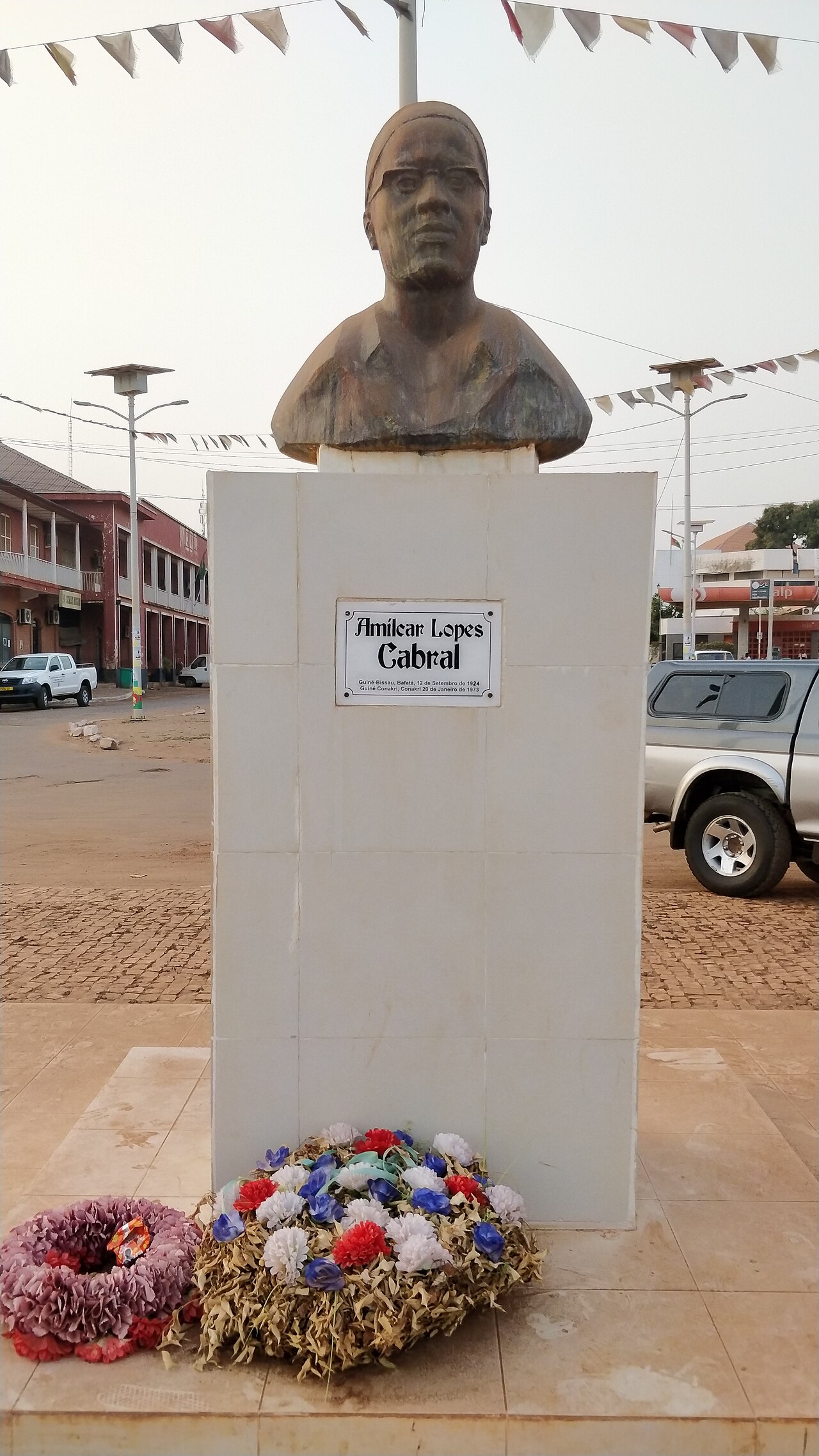 Visit the Pidjiguiti Docks Memorial