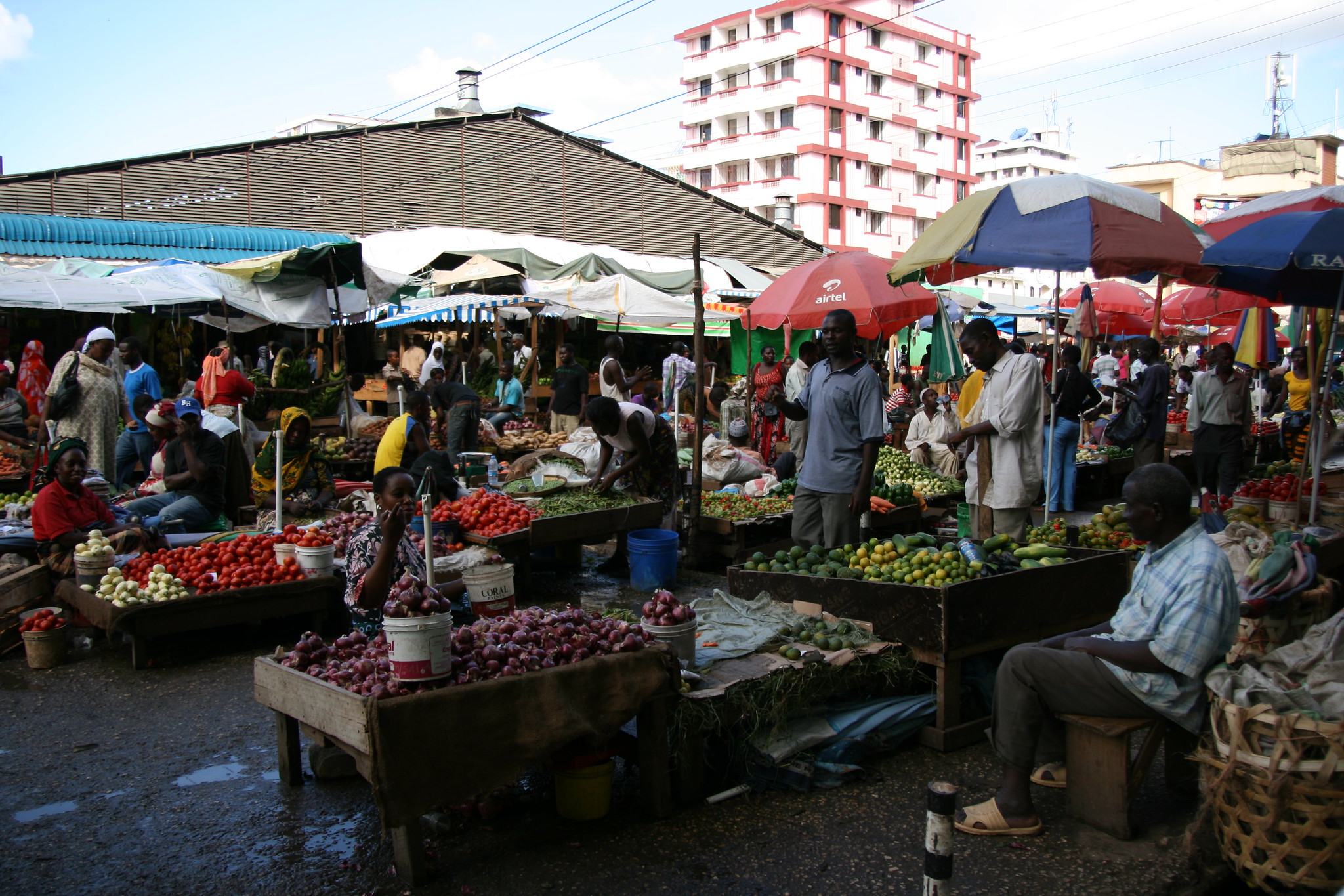 Explore Kariakoo Market
